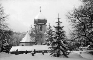Hinterzarten: Kirche im Schnee