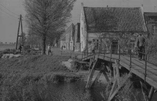 Friedrichstadt: Brücke über eine Gracht