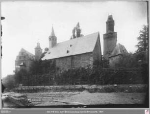 Burg Kronberg mit Turm und Kapelle