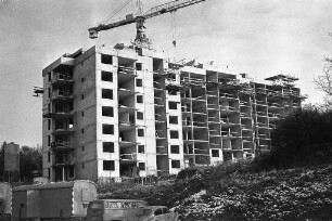Bau eines siebengeschossigen Wohnhauses durch die Nord-Süd Hausbau GmbH in der Max-Beckmann-Straße am Geigersberg