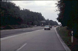 Ausfahrt aus Nebenfahrbahn Ost (Basel Richtung Karlsruhe) zu Hauptfahrbahn Ost (Basel Richtung Karlsruhe)
