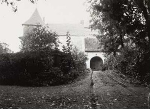 Neidenburg (Nidzica), ehemalige Burg des Deutschen Ordens, Ostseite mit Eingang
