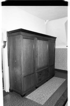 Schrank in einem Eingangsbereich