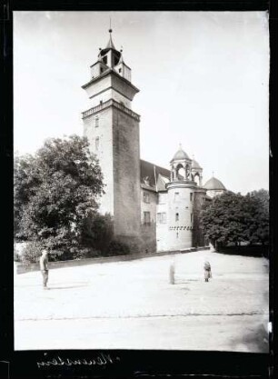 Schloß; Eingangsseite, vor der Restaurierung