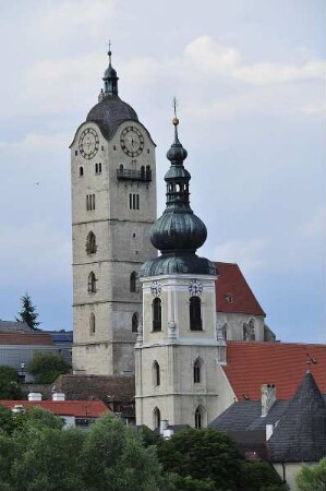Krems an der Donau - Kirchtürme : Stadtansicht von Krems an der Donau, aufgenommen am 16. Juni 2011