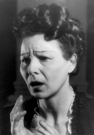 Portraitfotografie der Schauspielerin Ehmi Bessel (11.10.1904 - 03.02.1988)