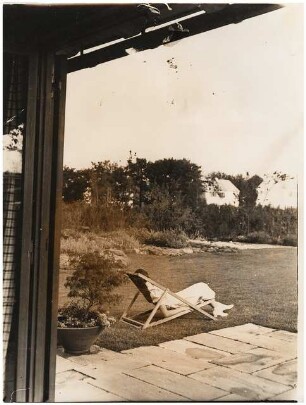 Deutsche Siedlungsausstellung »Heim und Garten« 1934, München-Ramersdorf: Blick von Gartenhaus über Garten