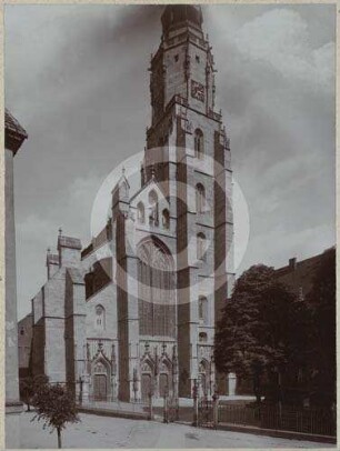 Katholische Pfarrkirche Schweidnitz von NW