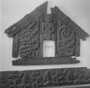 Front eines Vorratshauses der Maori, Neuseeland - Museum für Völkerkunde Berlin