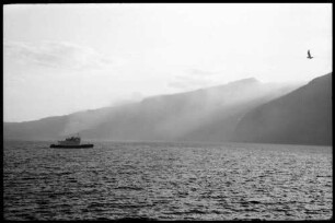 Kinsarvik: Hardanger Fjord, Überfahrt nach Kinsarvik