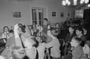 Kindertest des Nationalen Kinderfilm-Zentrums mit Professor Hellmuth Häntzsche