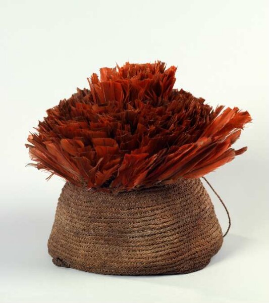 Casquette à plumes