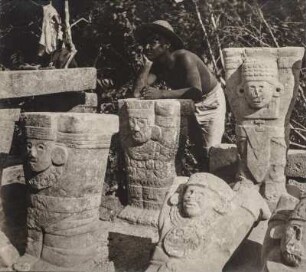 Atlantenfiguren der Maya-Kultur (Sammlung Richard Wegner 1869/1931)