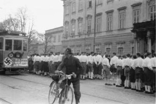 Aufmarsch : Appell anläßlich des Besuchs von Adolf Hitler in Salzburg