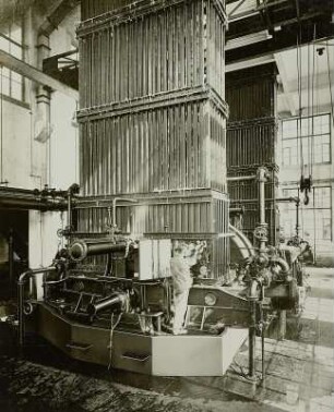 Dresdner Chromo- und Kunstdruck Papierfabrik : Heidenau. In der Dresdner Chromo- und Kunstdruckpapierfabrik Krause und Baumann AG. Magazinschleifer