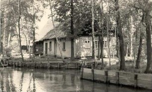 Bauernhaus am Fließ in Lehde : Burski dom při grobli na Lědach