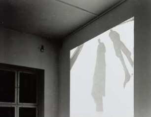 Ohne Titel : Ohne Titel. Standbild aus einem Video in der Ausstellung: windstöße. Kunst Haus Dresden, Galerie für Gegenwartskunst, 23.05.03-12.07.03