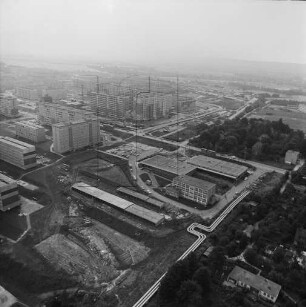 Wohngebiet Fritz Heckert in Chemnitz : Neubaublocks an der Stollberger Straße in Chemnitz-Kappel; Blickrichtung Westen