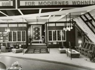 Ausstellungskoje mit Möbeln des Möbelkombinat Erfurt (MKE)