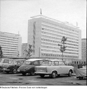 Prager Straße, Bau der Hotels