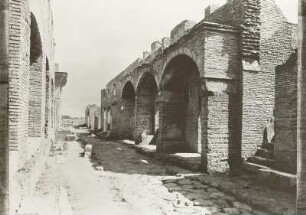 Italien, Ostia, gepflasterte Straße