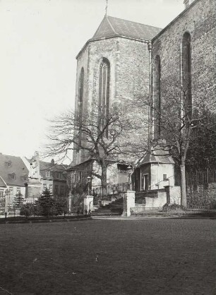 Annaberg-Buchholz, Unterer Kirchplatz mit Lutherdenkmal und Stadtkirche Sankt Annen