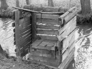 Fischerei im Spreewald : Handwerkstechniken - Fischerei. Ort: Bórkowy / Burg-Spreewald. Fischkasten im Spreewald