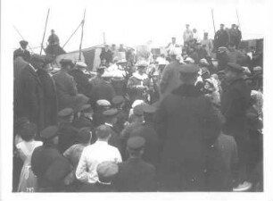 Kreuzfahrten der Hamburg-Amerika Linie, 1912. Fest der Polarmeertaufe an Bord eines Hochseepassagierdampfers, vermutl. Victoria Luise