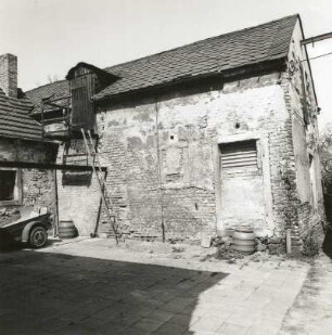 Cossebaude-Gohlis, Elbstraße 3. Gehöft (1864). Zwischengebäude im Hof und Stall