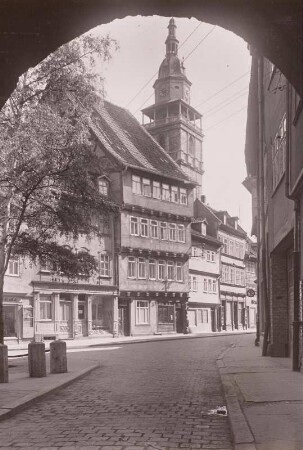 Bad Langensalza. Straßenansicht zur Marktkirche : Bad Langensalza. Straßenansicht. Durchblick zur Evangelischen Marktkirche Sankt Bonifatius