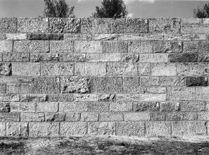 Neckarbrücke Beihingen Probemauer Natursteinmauerwerk