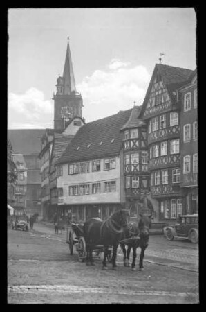 Marktplatz Blickrichtung Stiftskirche mit Pferdefuhrwerk