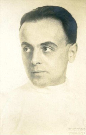 Porträt Ernst Waldow (1893-1964; Schauspieler). Fotografie (Weltpostkarte mit Autograph verso, bezeichnet Dresden, Juli-27). Dresden, 1927