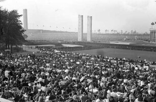 Berlin: 600000 auf dem Maifeld (von der Stadionterrasse)