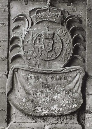 Wappen- und Inschrifttafel des Generalakzisamtes Torgau