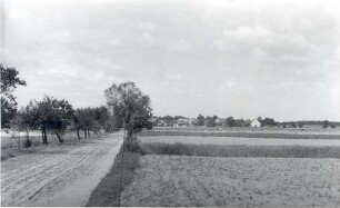 Blick auf Kahnsdorf aus Richtung Boblitz (Niederlausitz) : Napohlad na Wóškalawu ze směra Bobolc (Delnja Łužica)