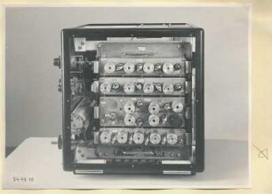 Spektrometer 3-12cm, Typ SMP 1, Nr. 08.84002.1, rechte Seite geöffnet , Foto 1954