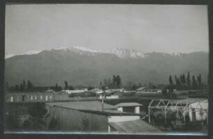 [51]: Santiago de Chile : Aufnahmen von Bauwerken und Landschaften