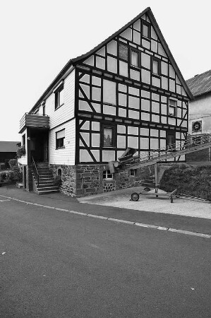 Fachwerkwohnhaus; Herbstein, Schulstraße 10