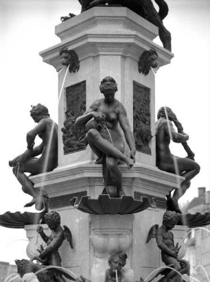 Herkulesbrunnen — Skulpturengruppe