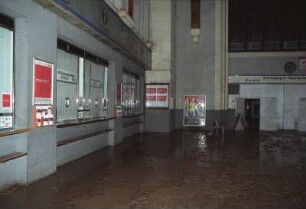 Dresden-Altstadt. Hauptbahnhof. Empfangshalle mit Fahrkartenschaltern