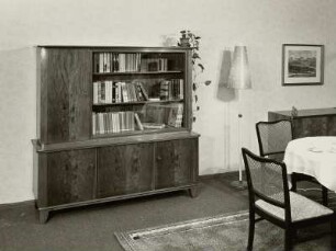 Wohnzimmerschrank : Wohnzimmerschrank (1956) in Ausstellungskoje