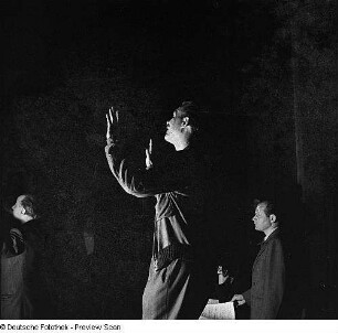 Porträt Prof. Heinz Arnold Meistersinger-Probe : Porträt Prof. Heinz Arnold während der Meistersinger-Probe (sechste Neuinszenierung im Großen Haus, dem heutigen Staatsschauspiel, unter der musikalischen Leitung von Rudolf Kempe)