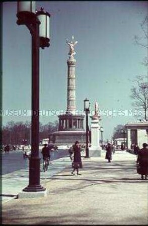 Die Siegessäule an ihrem neuen Standort am Großen Stern