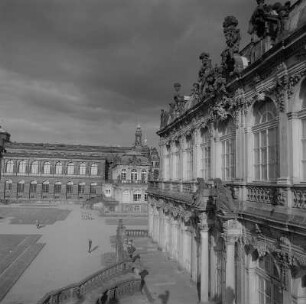 Dresden. Zwinger, Blick von der Langgalerie N zum Zoologischen Pavillon und zum Deutschen Pavillon