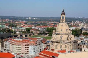 Dresden-Altstadt. Blick vom Turm des Neuen Rathauses nach Norden auf QF Hotel und Frauenkirche