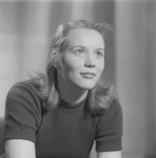 Porträt von Karla Runkehl, Schauspielerin am Deutschen Theater Berlin : Porträt von Karla Runkehl