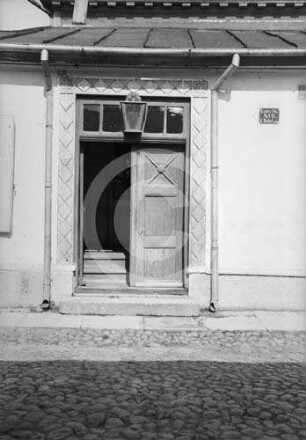 Portal am Wohnhaus Kaufstraße 2 in Arensburg