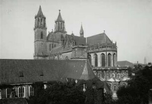 Magdeburg, Dom : Magdeburg. Dom zu Magdeburg St. Mauritius und Katharina (1363 geweiht). Ansicht von Südosten über Sepultur