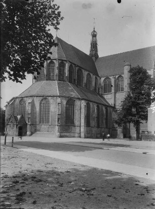 Alkmaar, Laurenskerk : Holland. Alkmaar. Laurenskerk (Laurentiuskirche), Außenansicht